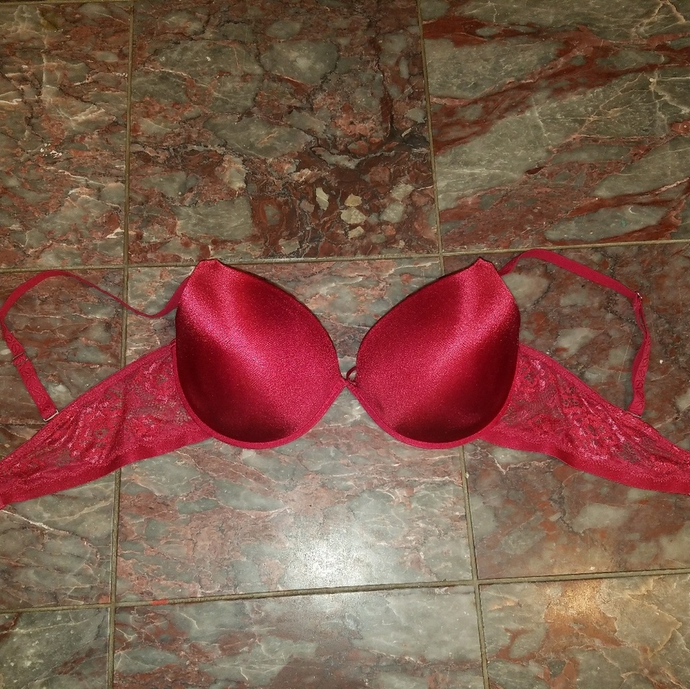 Red Vera Wang Bra